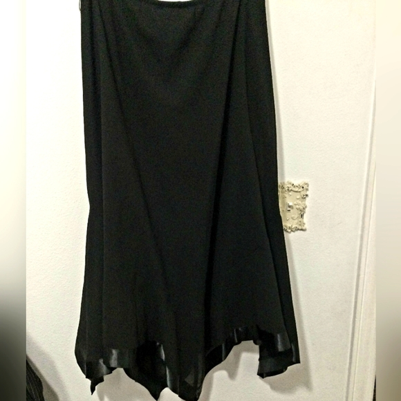 Gothic Elegance Black Asymmetrical 3X Skirt by Metaphor. - Picture 3 of 4